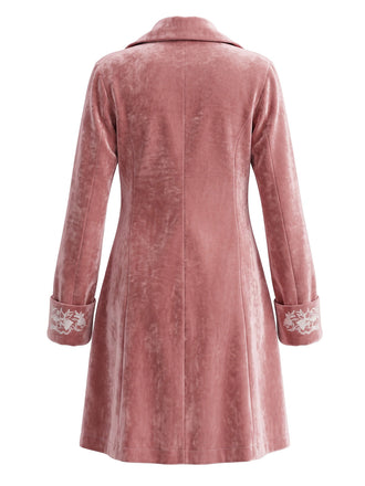 Veste longue rose en velours à revers et broderies florales années 1950