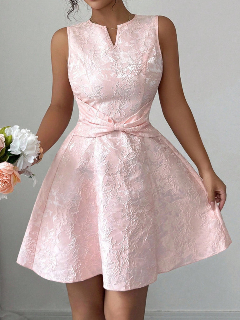 Robe Rose Jacquard Sans Manches Ceinturé Nœud en A Années 1960