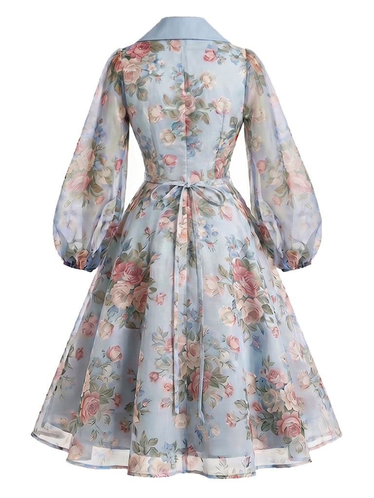[Prévente] Robe portefeuille bleue florale à revers contrasté et manches transparentes Années 1950