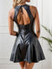 Robe évasée en cuir PU à col V et dos ajouré années 1960
