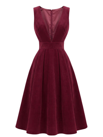 Robe chasuble en velours côtelé plissé à décolleté V profond années 1950 - 1