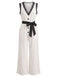 Combinaison blanche sans manches à col V, dentelle et ceinture années 1950 - 1