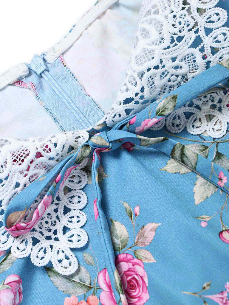 [Prévente] Robe bleue à fleurs, col en dentelle et ceinture années 1950