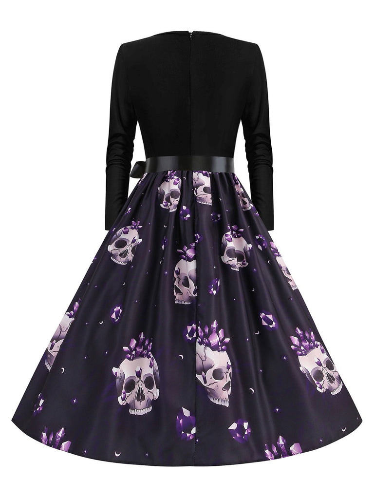 Robe évasée violette à imprimé crânes en cristal col pétale années 1950