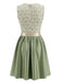 Robe vert clair à col carré avec tablier en dentelle florale Années 1950