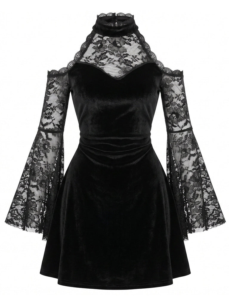 Robe mini noire en velours et dentelle à épaules dénudées et manches cloche Années 1960