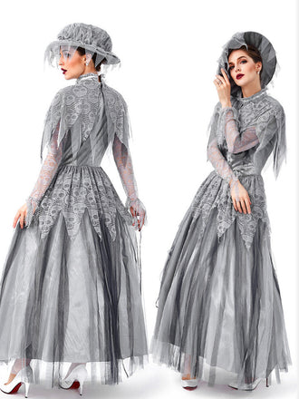 Robe longue gothique victorienne grise en dentelle, cape et tulle années 1940