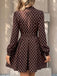 Robe marron à pois, col à revers, boutons et ceinture Années 1960 - 5