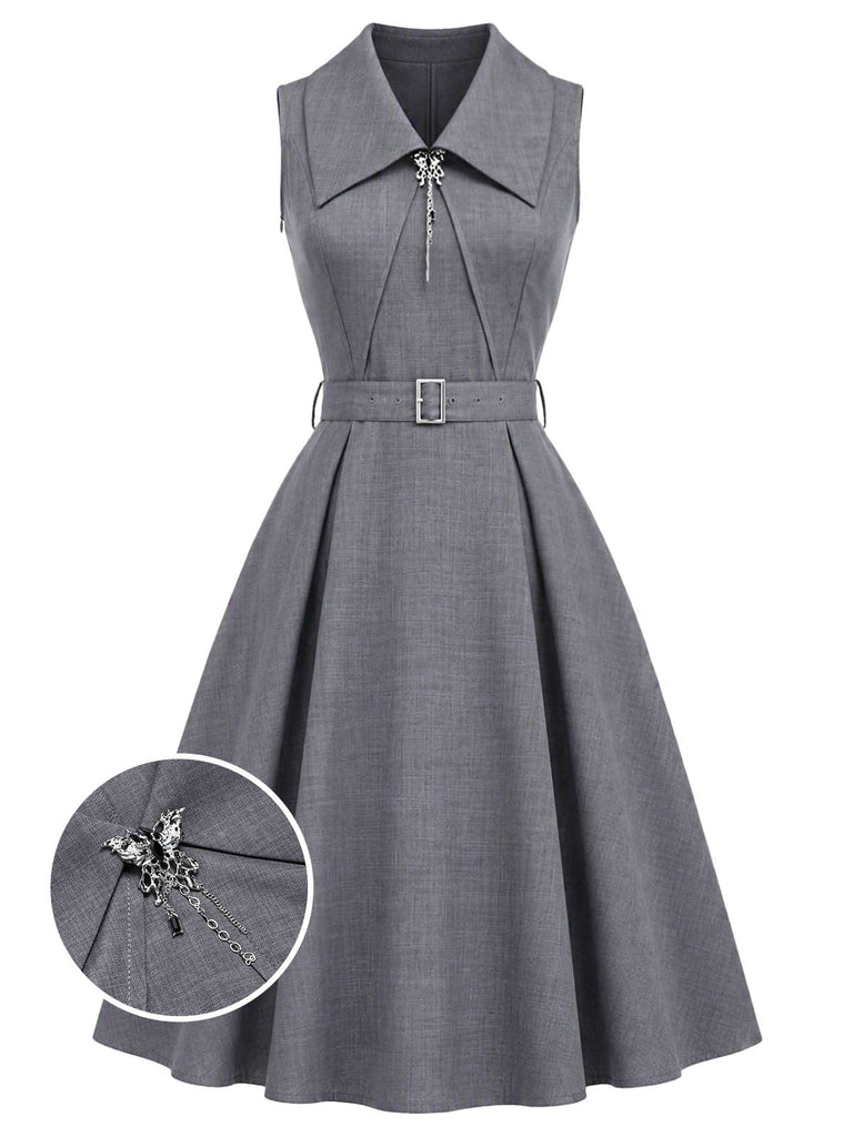 [Prévente] Robe évasée gris clair à col portefeuille et ceinture années 1950 - 1