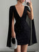 Robe-cape noire ajustée en mousseline à perles et col rond années 1960 - 4