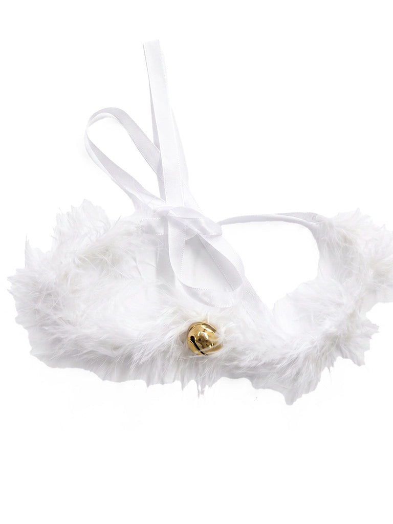 Robe courte blanche en fausse fourrure à épaules dénudées avec serre-tête à bois de renne Années 1960 - 5