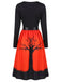 Robe évasée Halloween à citrouilles, chauves-souris et nœud à l’encolure années 1950 - 3