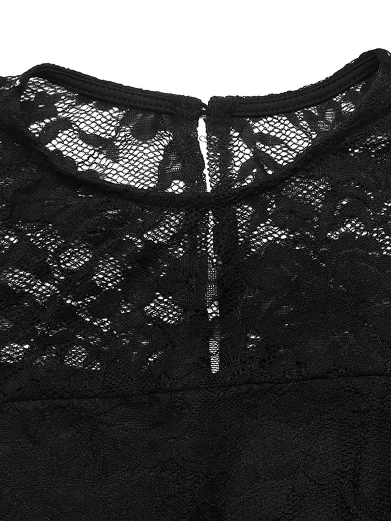 Robe courte noire en dentelle fleurie, empiècement transparent et manches longues années 1960 - 5