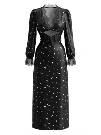 Robe noire en satin et dentelle à col V ajouré Années 1970 - 1