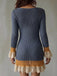 Robe courte bleue en maille à col V et bordures en dentelle contrastée années 1960 - 4