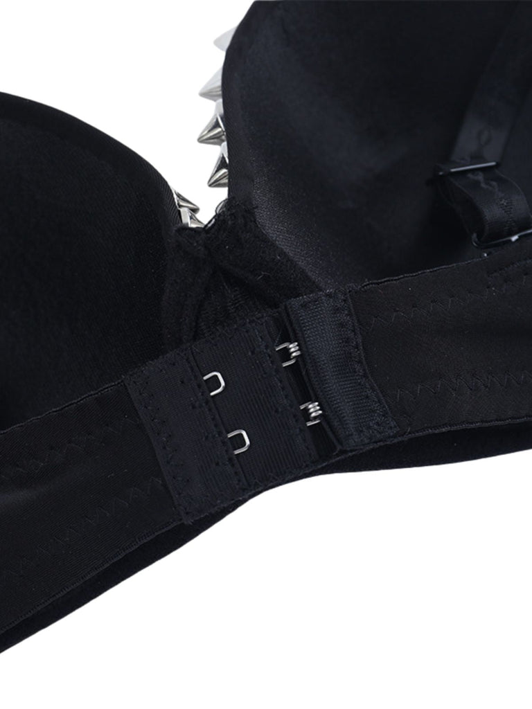 Lingerie soutien-gorge noire à rivets et bretelles réglables années 1960