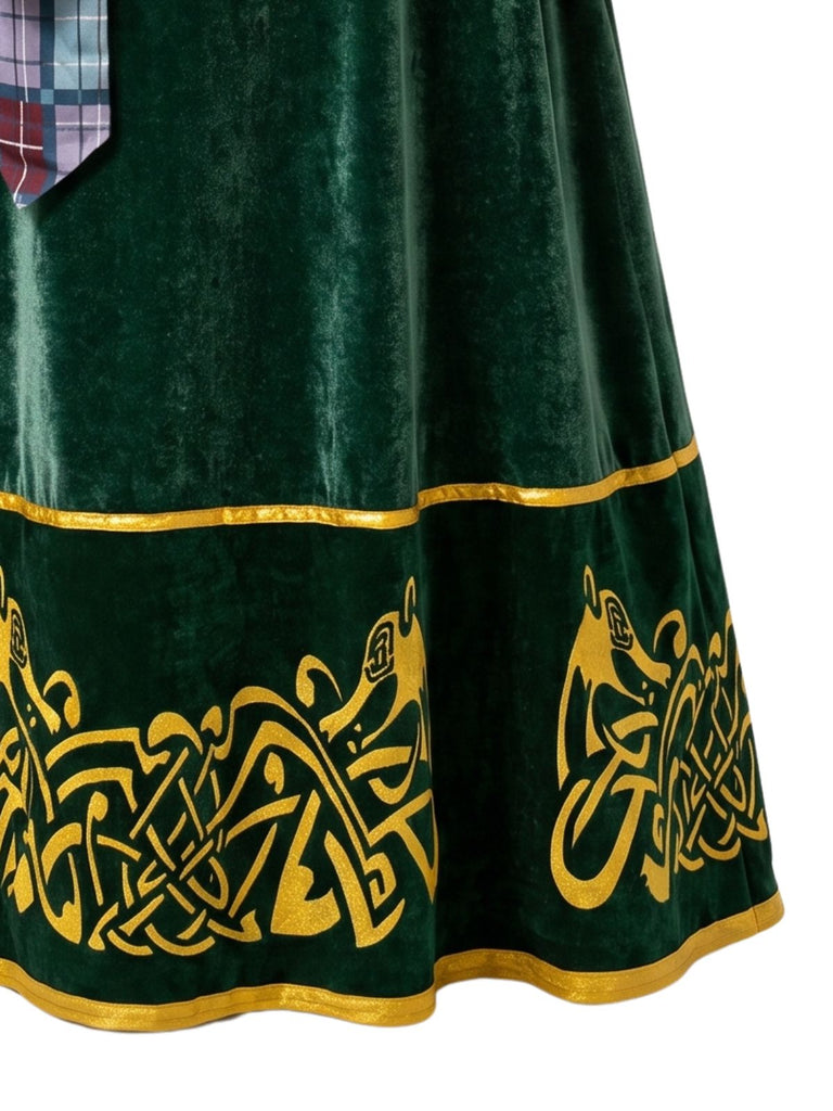 Robe médiévale verte en velours brodé avec ceinture années 1940
