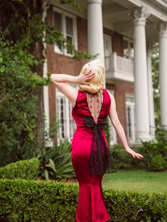 [Prévente] Robe rouge foncé en queue de poisson avec nœud des années 1930