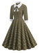 Robe à carreaux marron à revers et nœud des années 1950