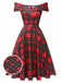 Robe rouge à épaules dénudées à carreaux de Noël des années 1950