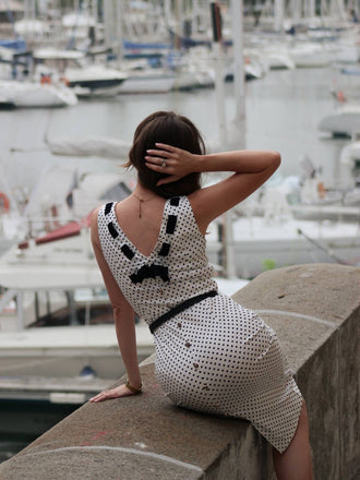 Robe crayon blanche à pois des années 1960 Cocktail Chic