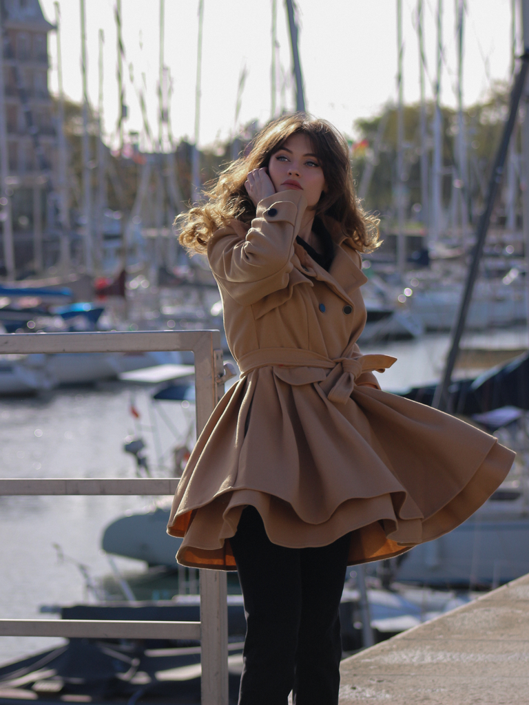 Manteau en hiver cintré à col en fourrure de Noël Chic