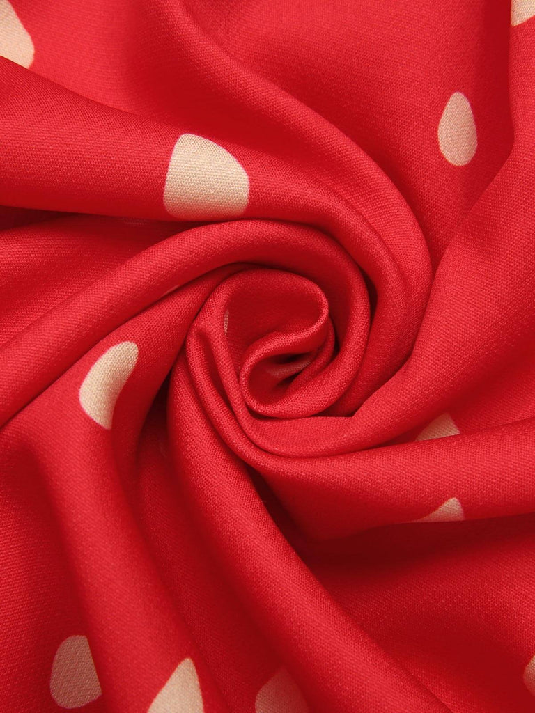 Robe rouge à volants et ceinture à fraises des années 1950