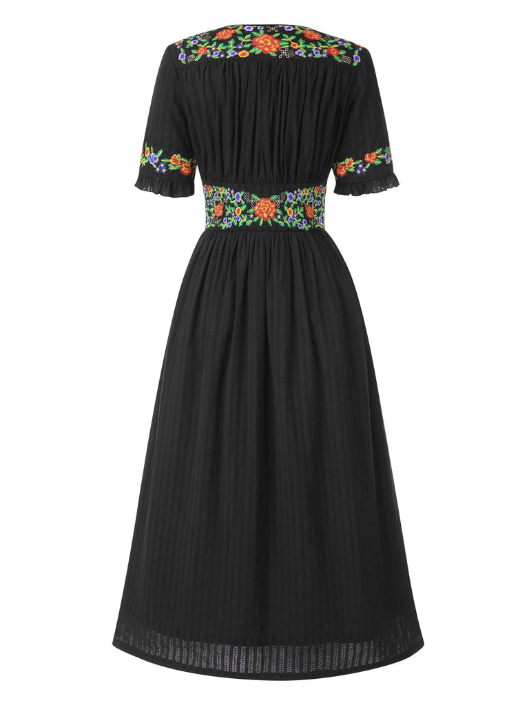 [Prévente] Robe fleurie brodée en coton noire à col en V des années 40
