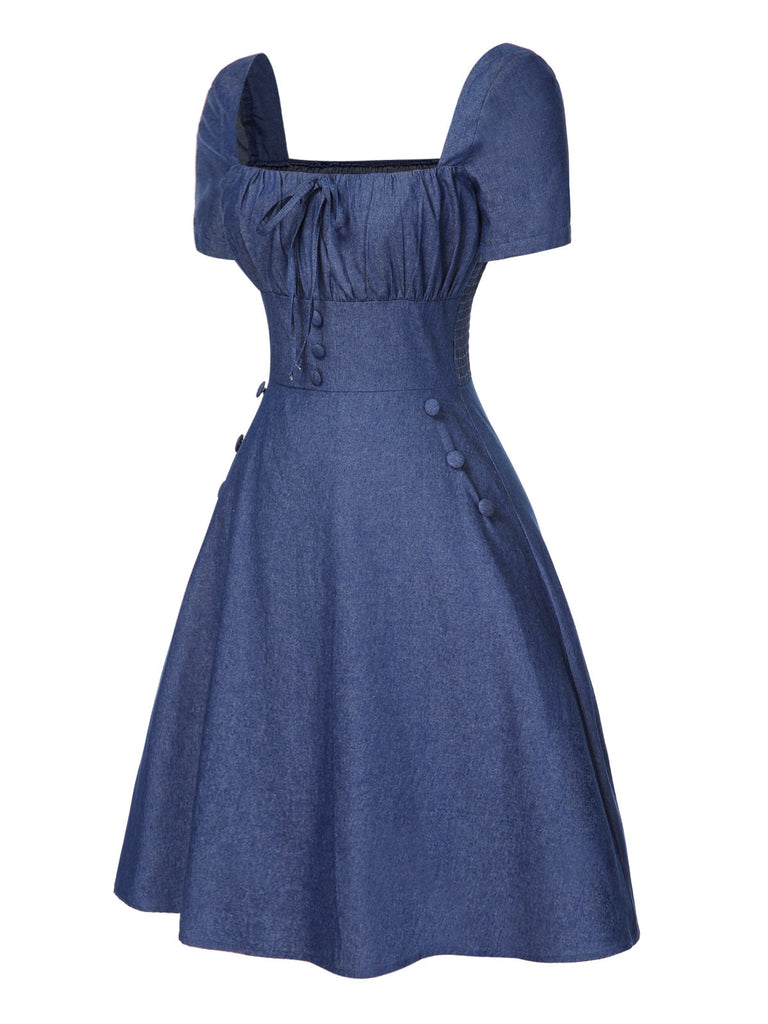 Robe boutonnée en jean bleu à col carré des années 1950