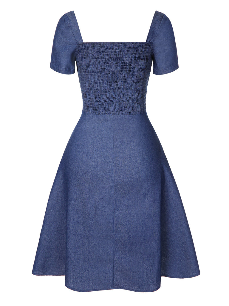 Robe boutonnée en jean bleu à col carré des années 1950