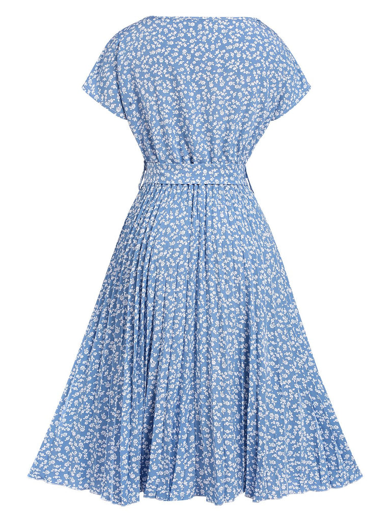 Robe plissée bleu clair à petites fleurs des années 40