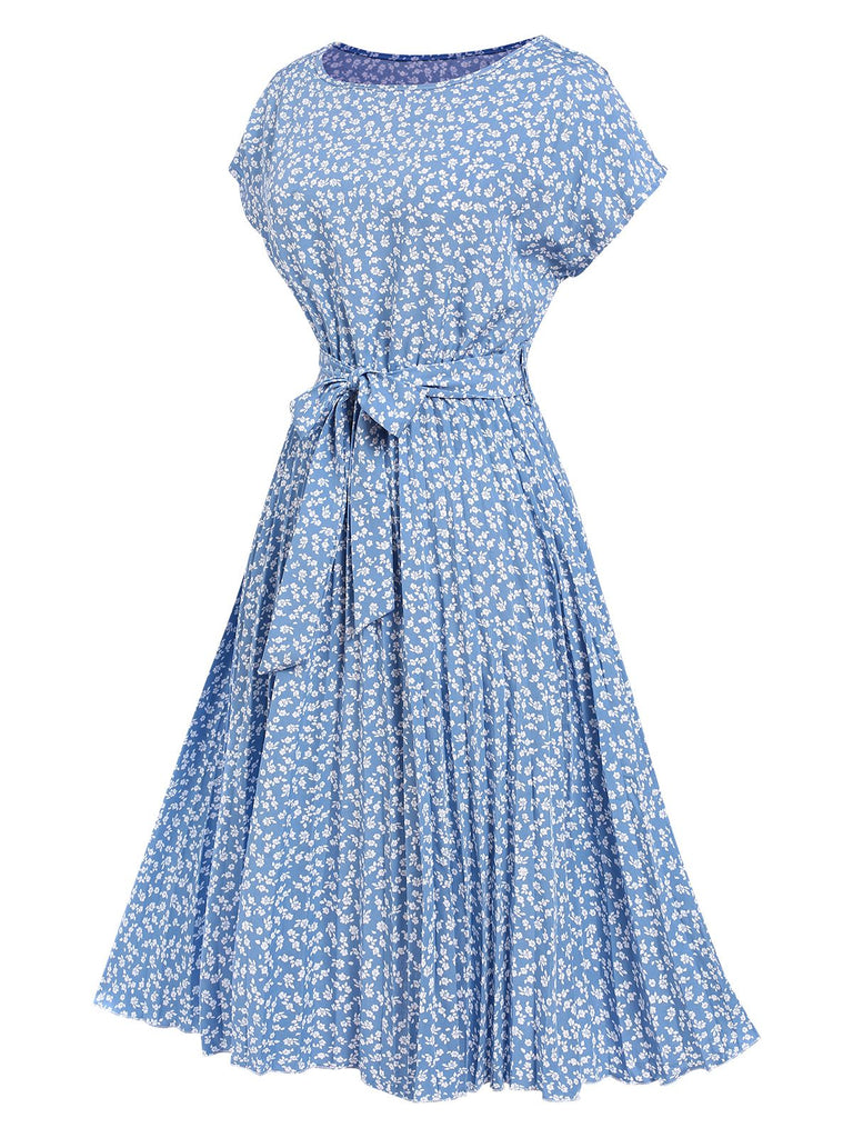 Robe plissée bleu clair à petites fleurs des années 40