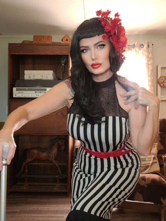 Robe queue de poisson rayures en maille toile d'araignée noire années 1930