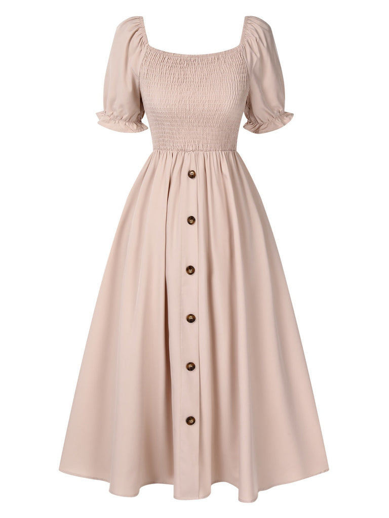 Robe froncée boutonnée à manches bouffantes et col carré beige des années 1940