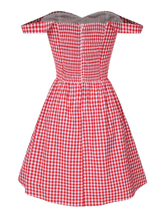 Robe trapèze rouge à carreaux et épaules dénudées des années 1950
