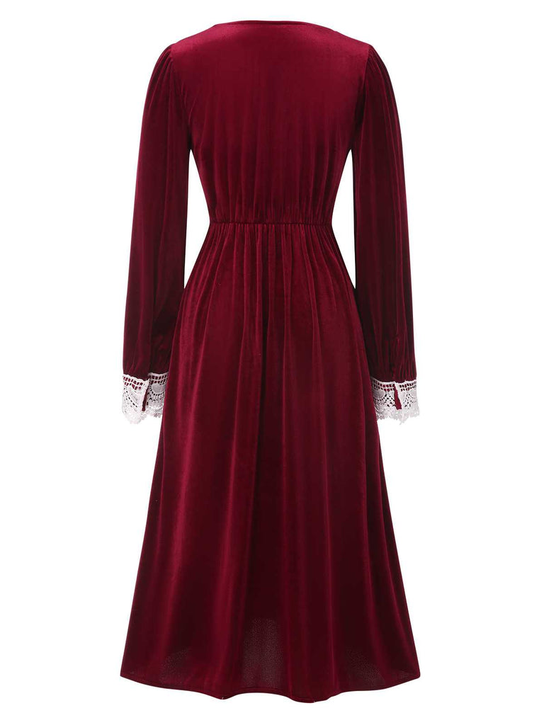 Robe en velours et dentelle à col en V rouge vin des années 40