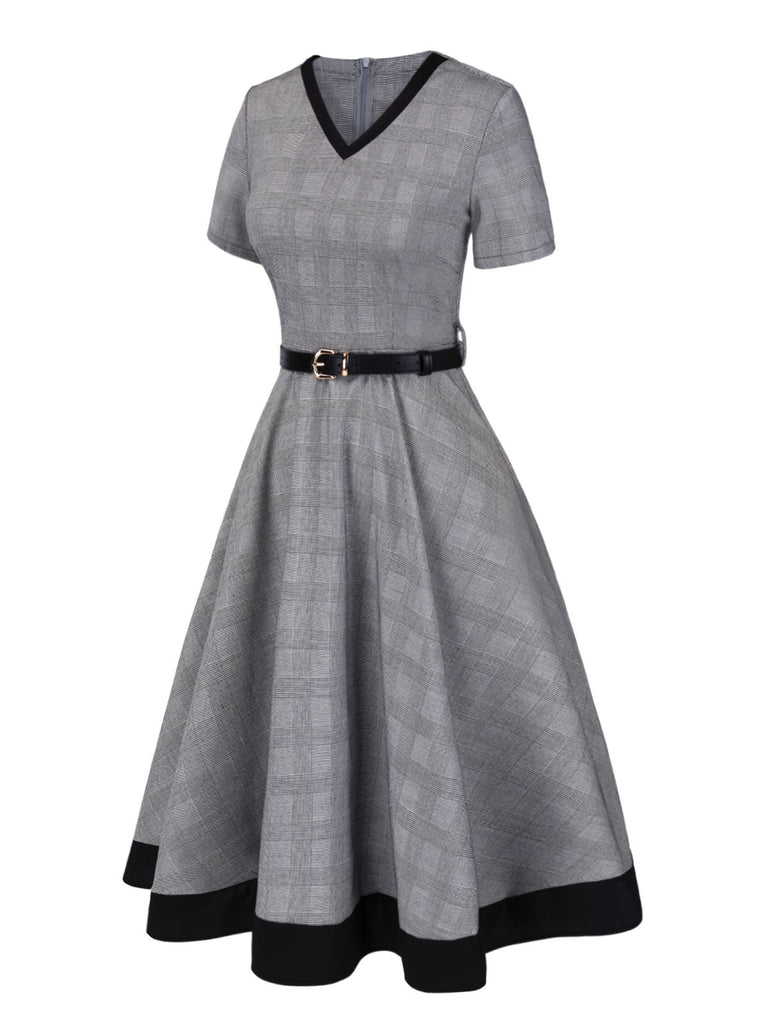 Robe ceinturée à motif pied-de-poule gris des années 1950