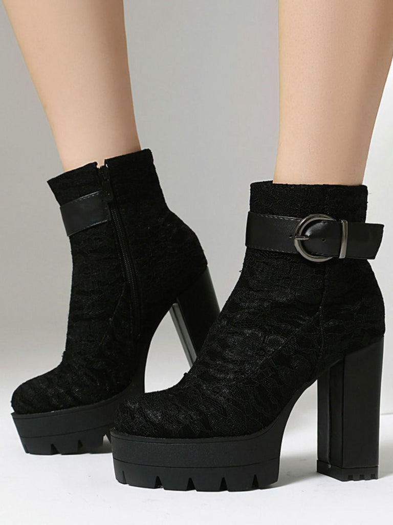 Bottines à plateforme et talons épais en dentelle vintage