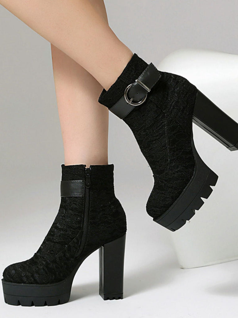 Bottines à plateforme et talons épais en dentelle vintage