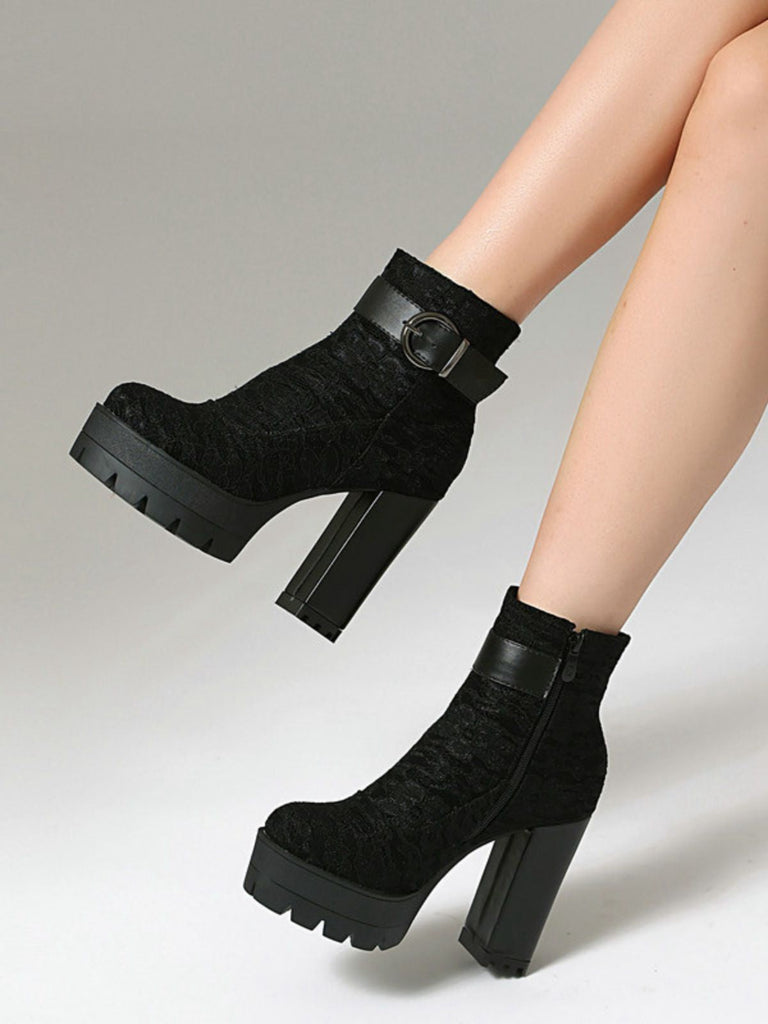 Bottines à plateforme et talons épais en dentelle vintage