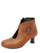 Bottines à bout rond, découpes, boucle et talon bloc