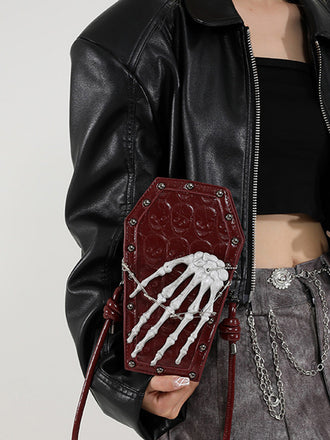 Sac bandoulière gothique en forme de cercueil avec main squelette
