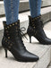 Bottes gothiques à bout pointu, lacets et clous dorés