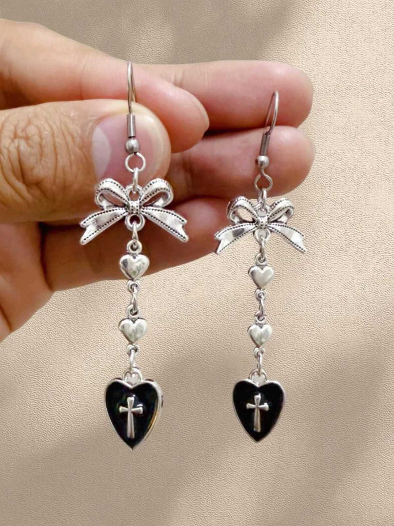 Boucles d'oreilles gothiques en croix de cœur et nœud papillon