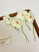 Boucles d'Oreilles Pendantes Fleur en Résine et Perles Vertes 3