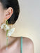 Boucles d'Oreilles Pendantes Fleur en Résine et Perles Vertes 2