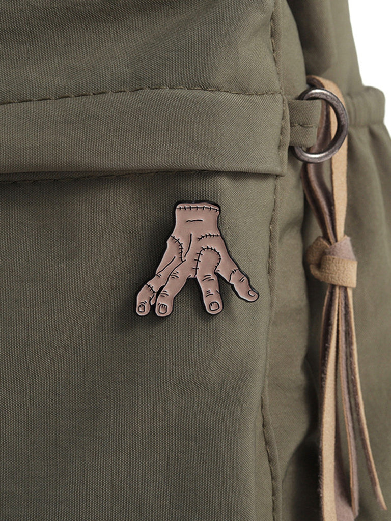Broche Halloween Main de Zombie Cousue
