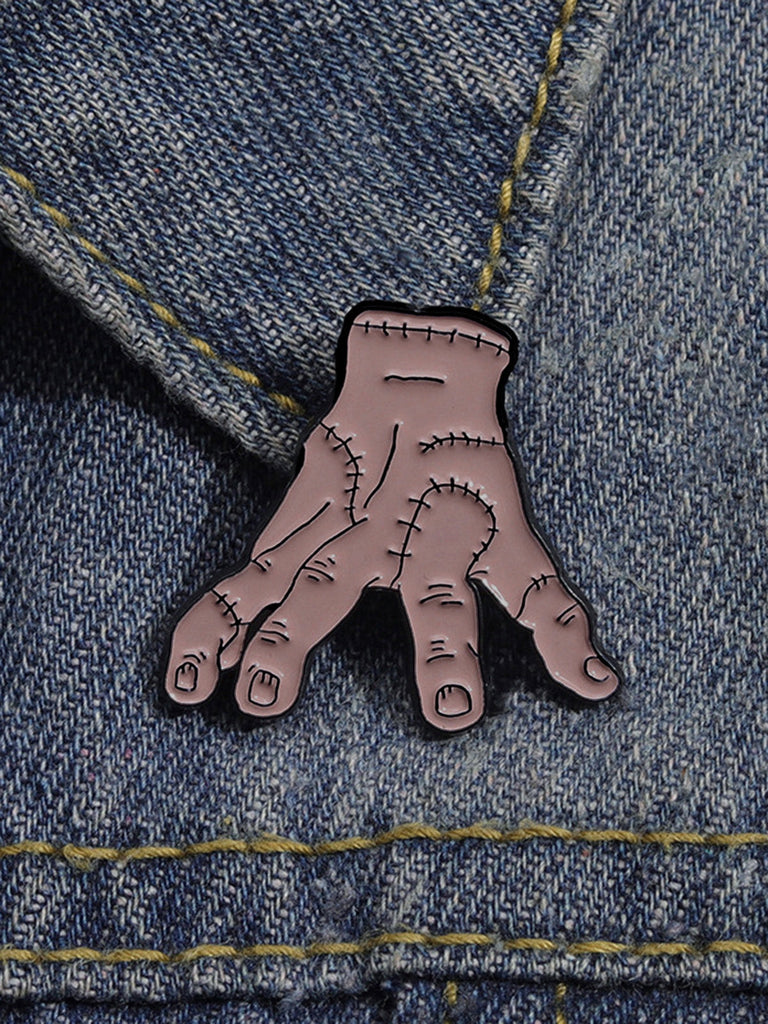 Broche Halloween Main de Zombie Cousue