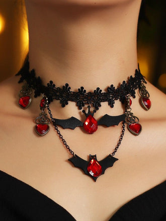 Collier gothique rouge à pendentif chauve-souris et goutte de sang - 1