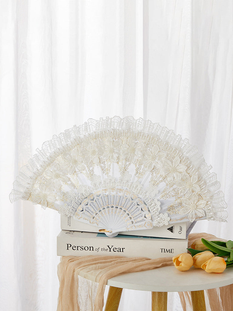 Éventail pliant blanc en satin et dentelle à fleurs 3D
